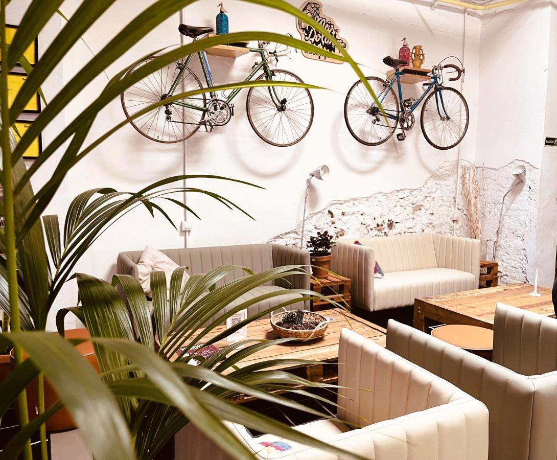 הוסטל Bed & Bike ברצלונה מראה חיצוני תמונה