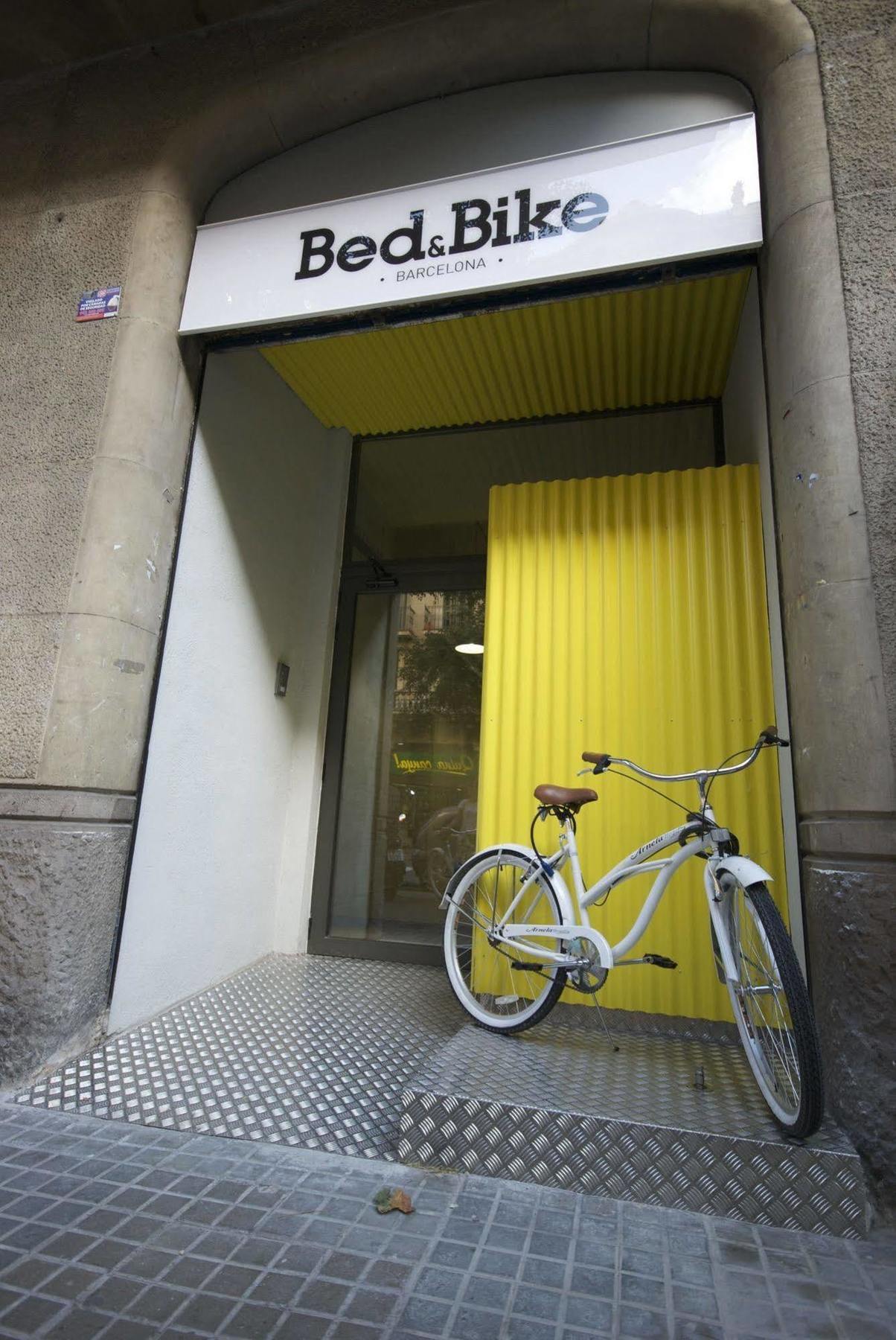 הוסטל Bed & Bike ברצלונה מראה חיצוני תמונה