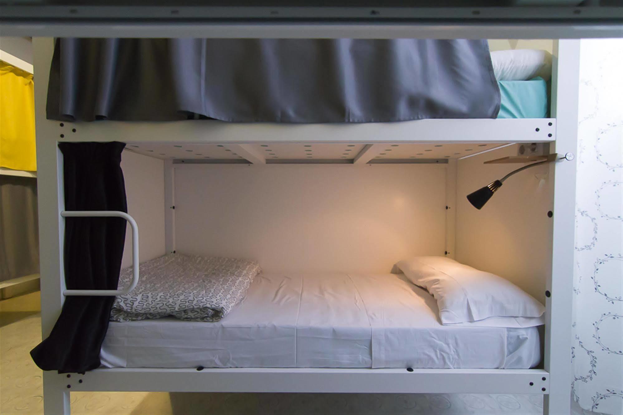 הוסטל Bed & Bike ברצלונה מראה חיצוני תמונה