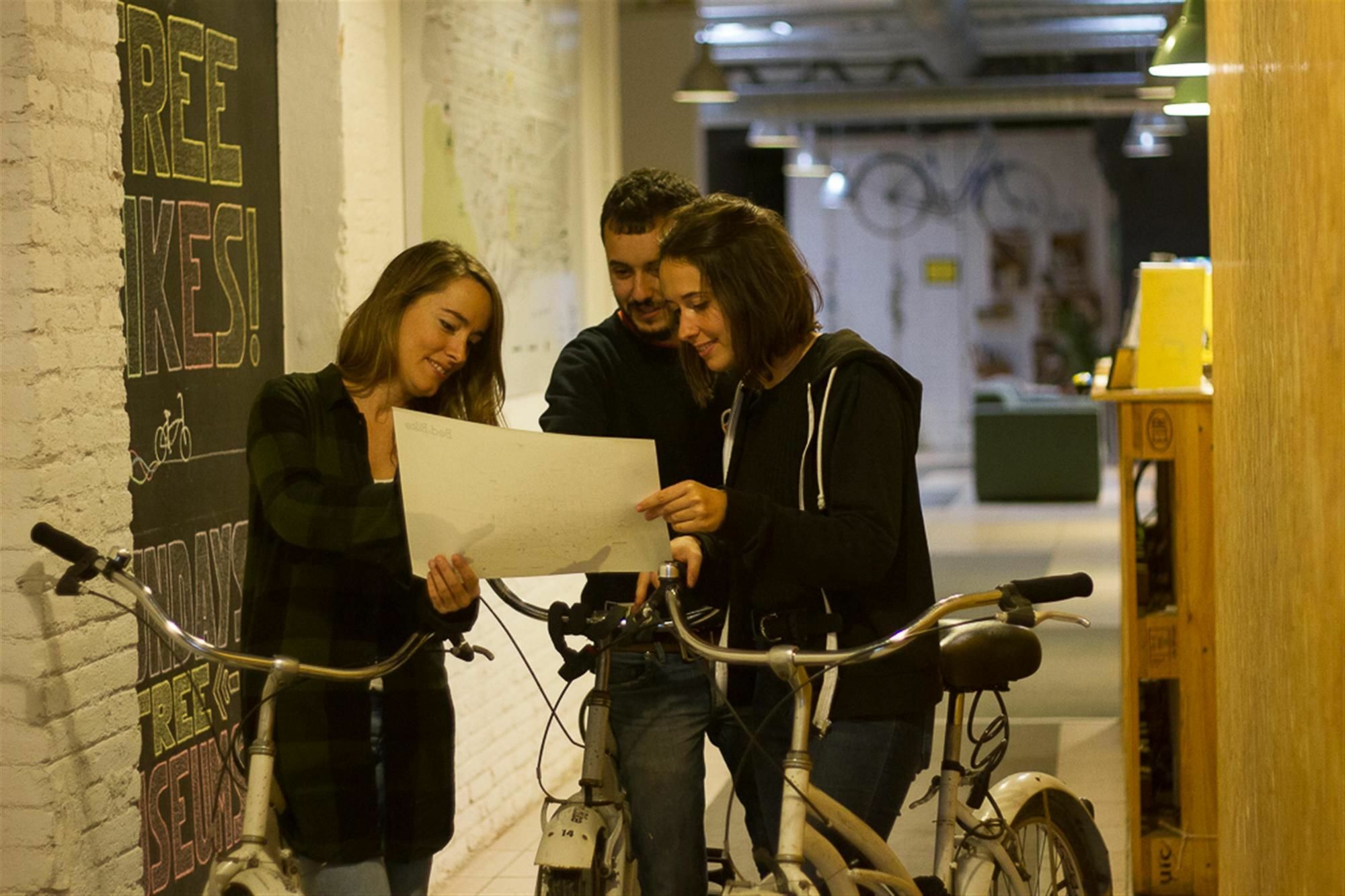 הוסטל Bed & Bike ברצלונה מראה חיצוני תמונה