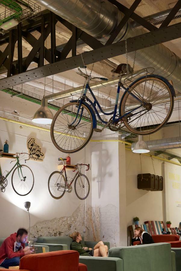 הוסטל Bed & Bike ברצלונה מראה חיצוני תמונה